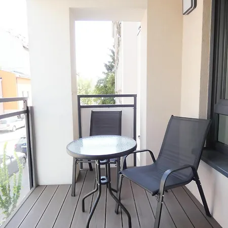 Rentplanet - Gorczynska Apartment