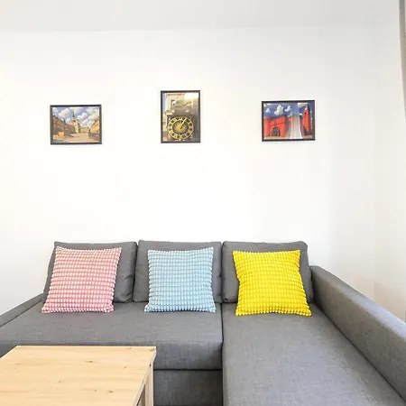 Rentplanet - Gorczynska Apartment